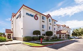 Dixon Motel 6